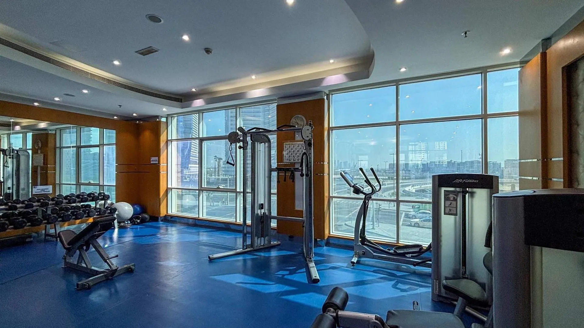 Frank Porter - The Residences At Business Central Tower Дубай ОАЭ